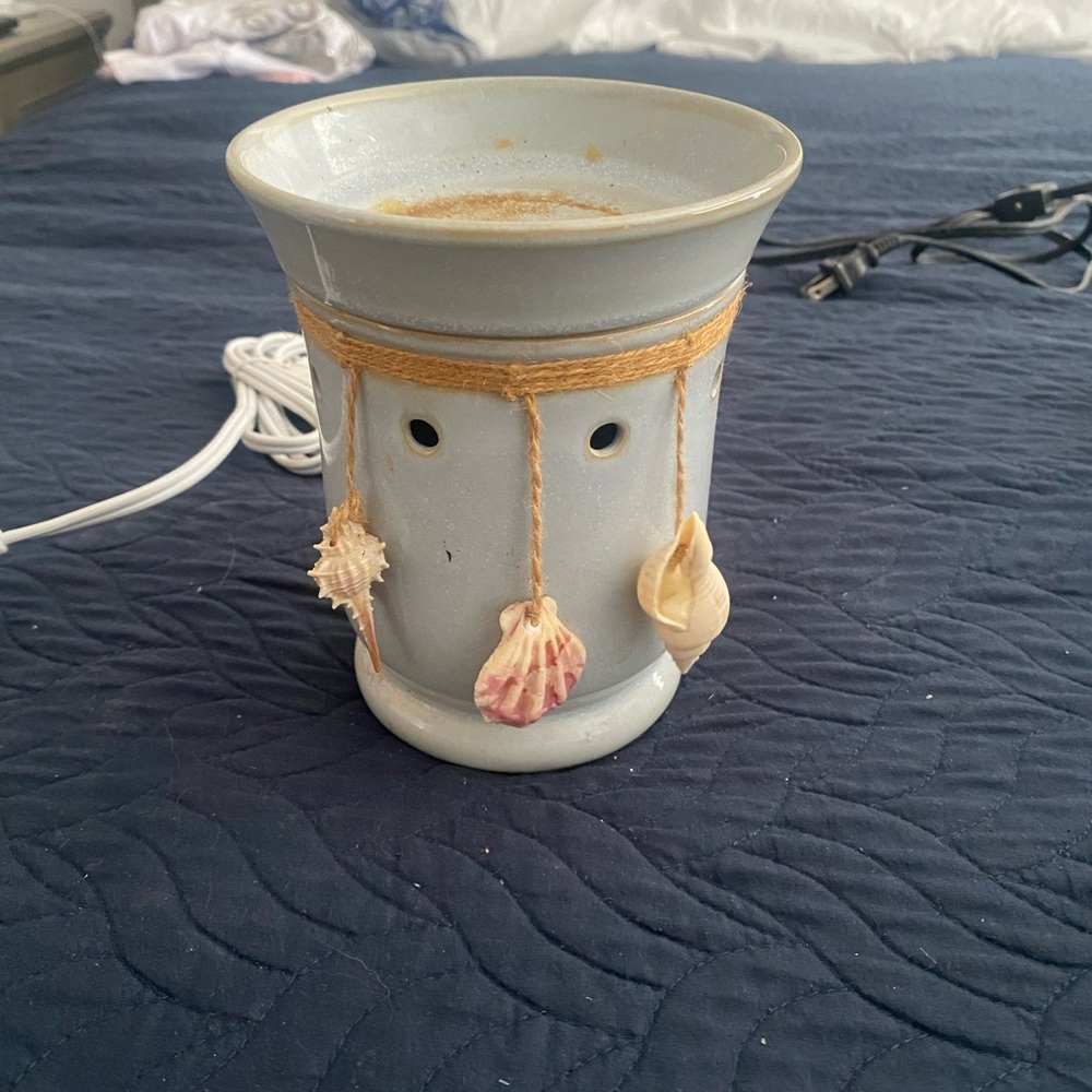 Scentsy Blue Ceramic Candle Holder with Seashell Accents